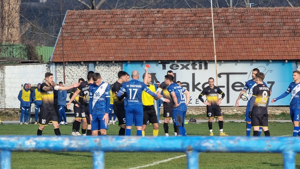 Sporne situacije na utakmici, podela crvenih kartona, foto: Knjaževac.info